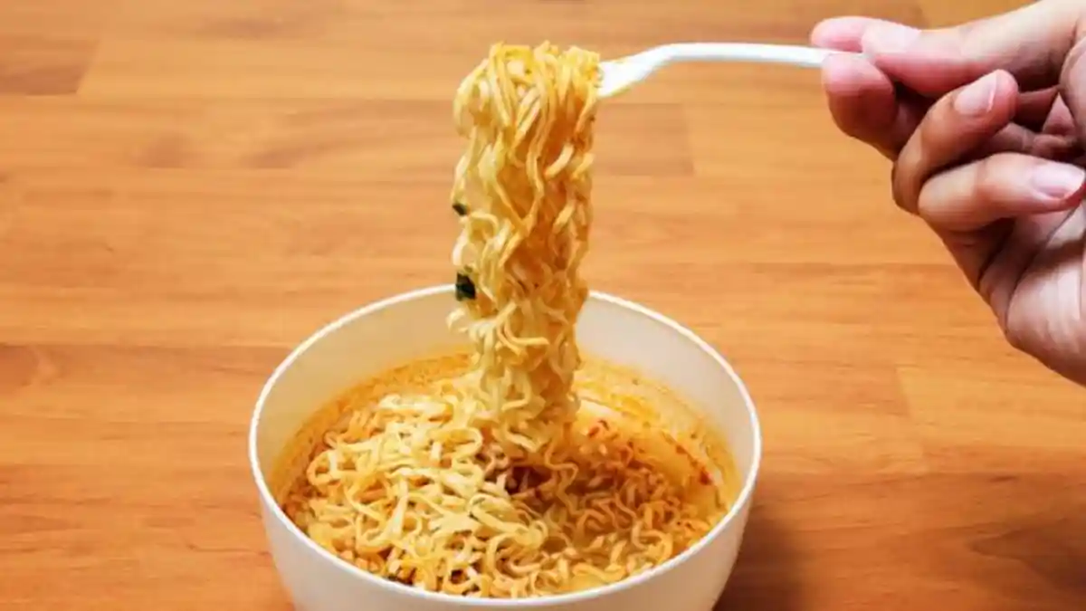 Setelah Makan Mi Instan, Pemuda Tewas dengan Mulut Berdarah di Dalam Kamar