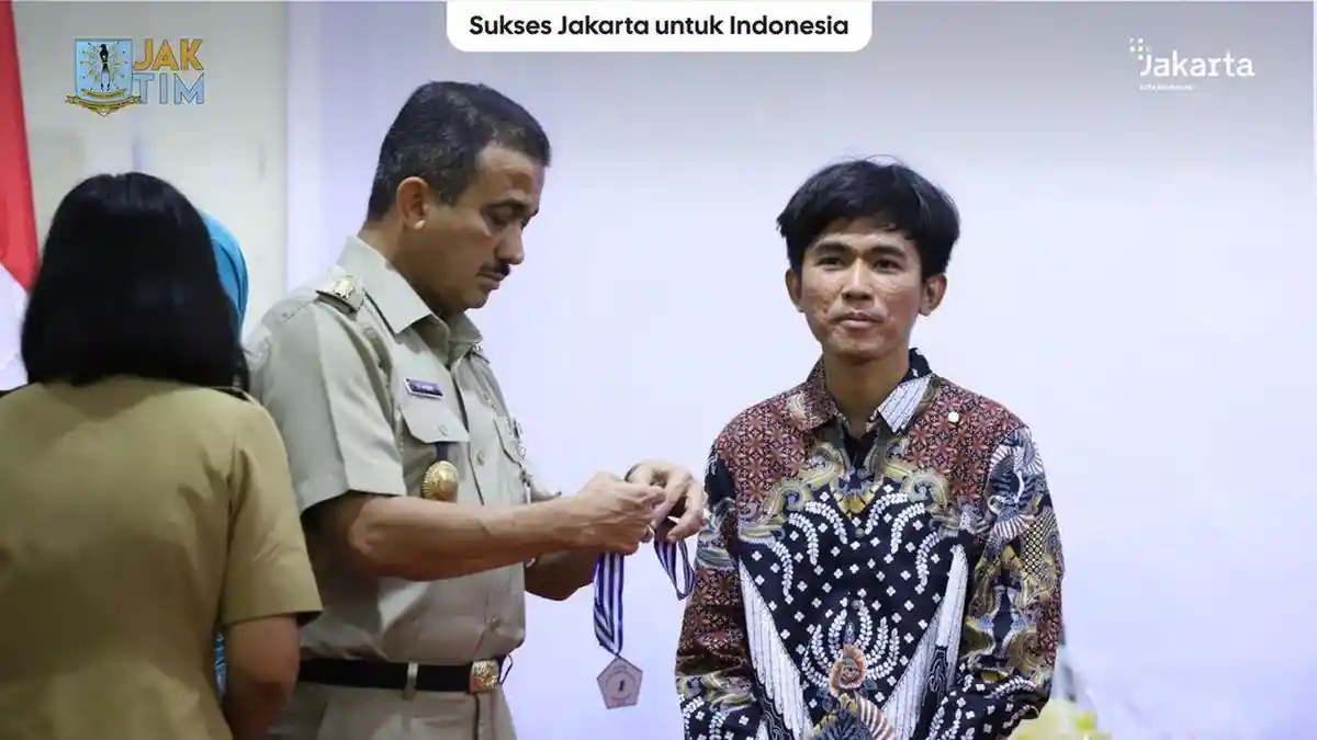 Sempat Putus Sekolah Demi Rawat Ibu, Tiko Lulus Program Kejar Paket B: ''Lanjut Paket C''