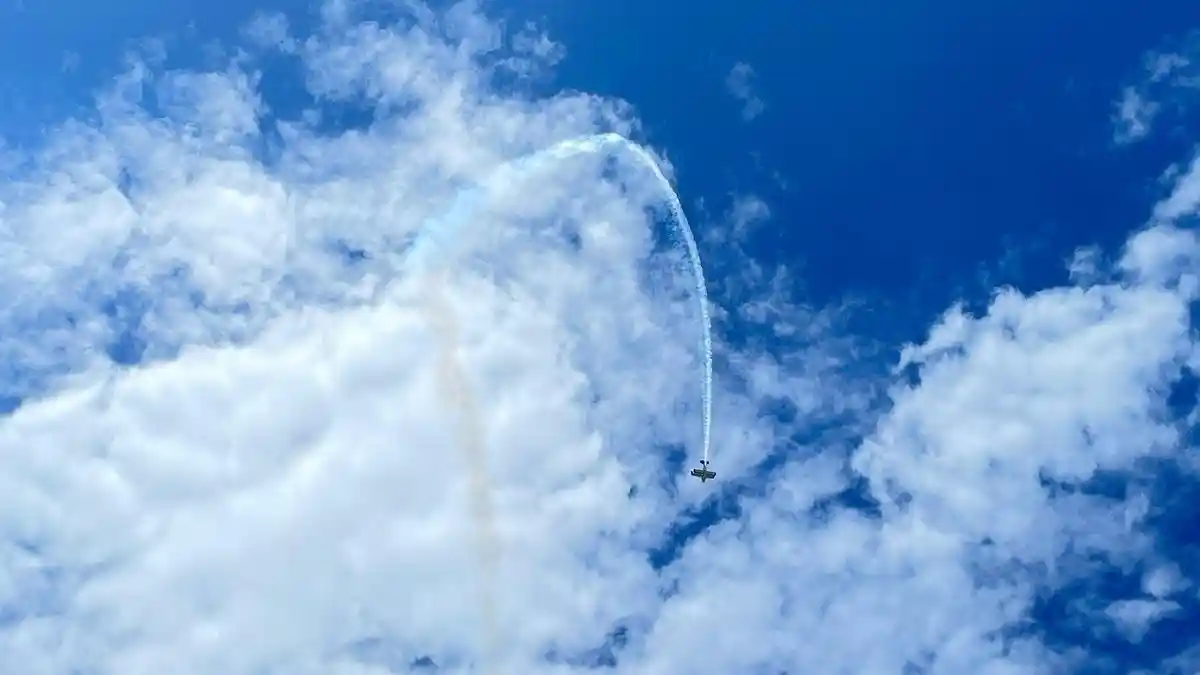 Hari Dirgantara, 58 Pesawat Kecil Berterbangan di Langit Kawasan Wisata Pantai Pangandaran