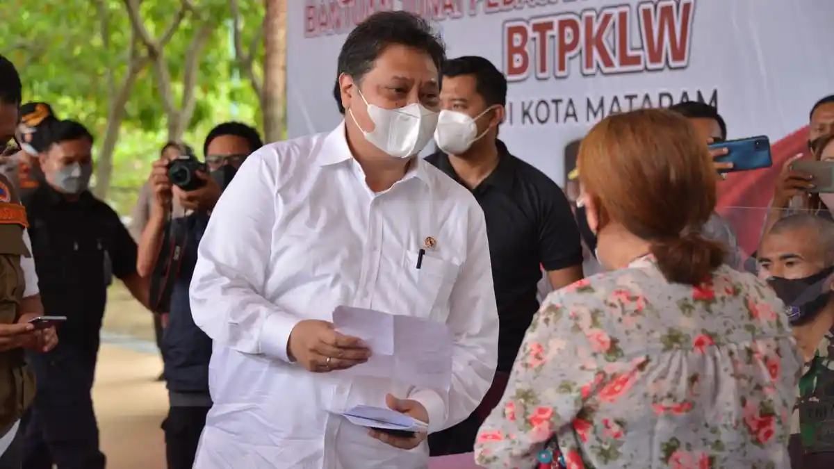 Menko Airlangga: Bantuan Tunai PKL dan Warung di Provinsi NTB Paling Cepat dan Tepat Sasaran