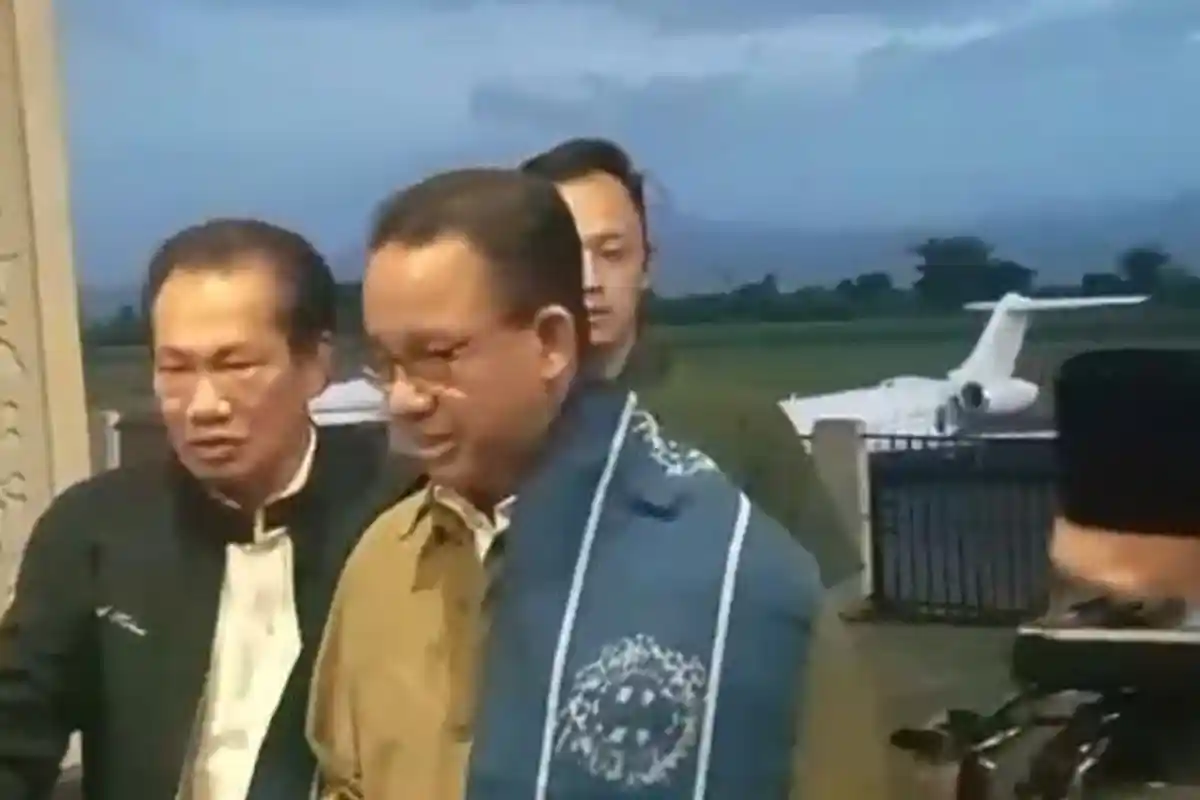 BREAKING NEWS. Capres Anies Baswedan Tiba di Ternate Maluku Utara, Hari Ini Kampanye di Landmark