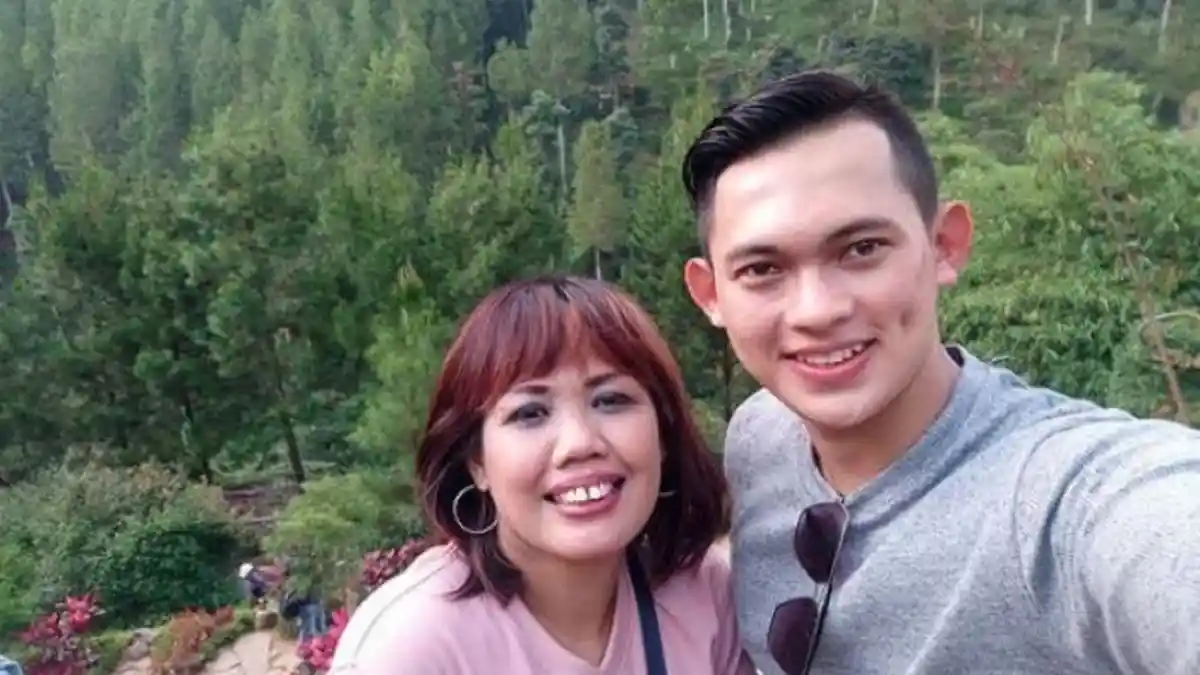 Mejeng di Pelaminan Bareng Brondong Barunya, Ely Sugigi Sudah Kebelet Nikah Lagi?