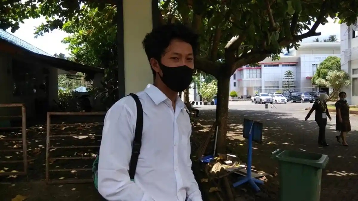 Terlambat 10 Menit, Pemuda Ini Harus Pulang Tanpa Mengikuti Tes SKB dengan Mata Berkaca-kaca
