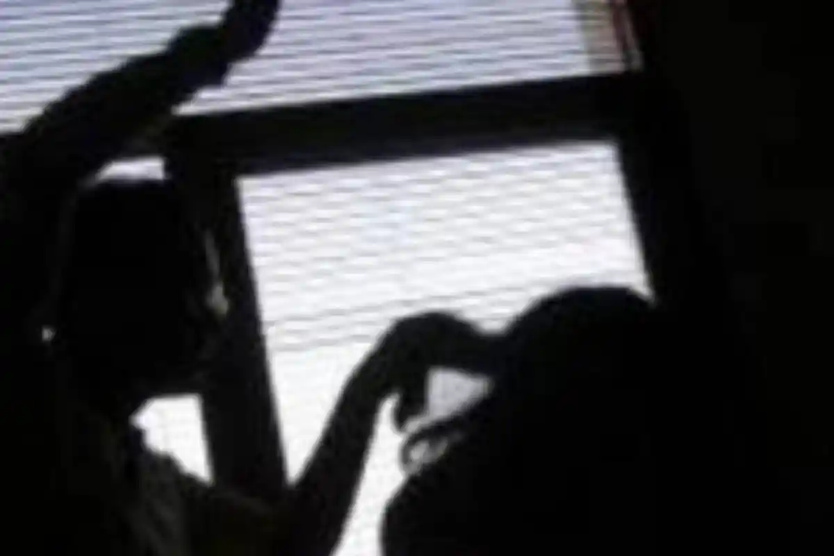 Putrinya Diperkosa Oleh Suami, Wanita Ini Dipukul Lalu Diusir Oleh Mertuanya yang Marah