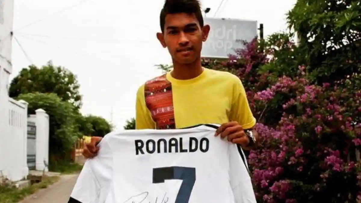 Putra Siegar Berpeluang Memenangkan Lelang Jersey Cristiano Ronaldo Milik Martunis