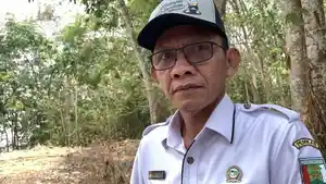 DISTRIBUSI-AIR-Direktur-Perumda-Pesawaran-Heri-Kurniawansyah.jpg
