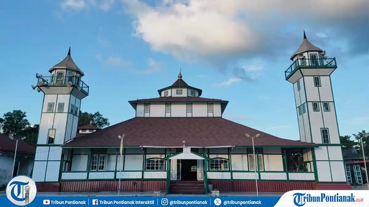 8 Daftar Masjid Ramah Musafir di Sintang, Cocok Bagi Yang Melintas Saat Melakukan Perjalanan