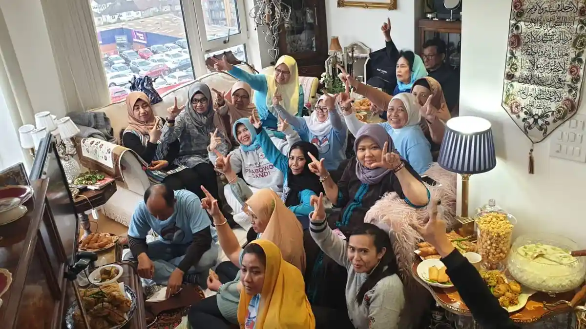 Jaga Militansi dan Semangat Juang, Relawan Prabowo-Sandi di Inggris Rutin Gelar Video Conference