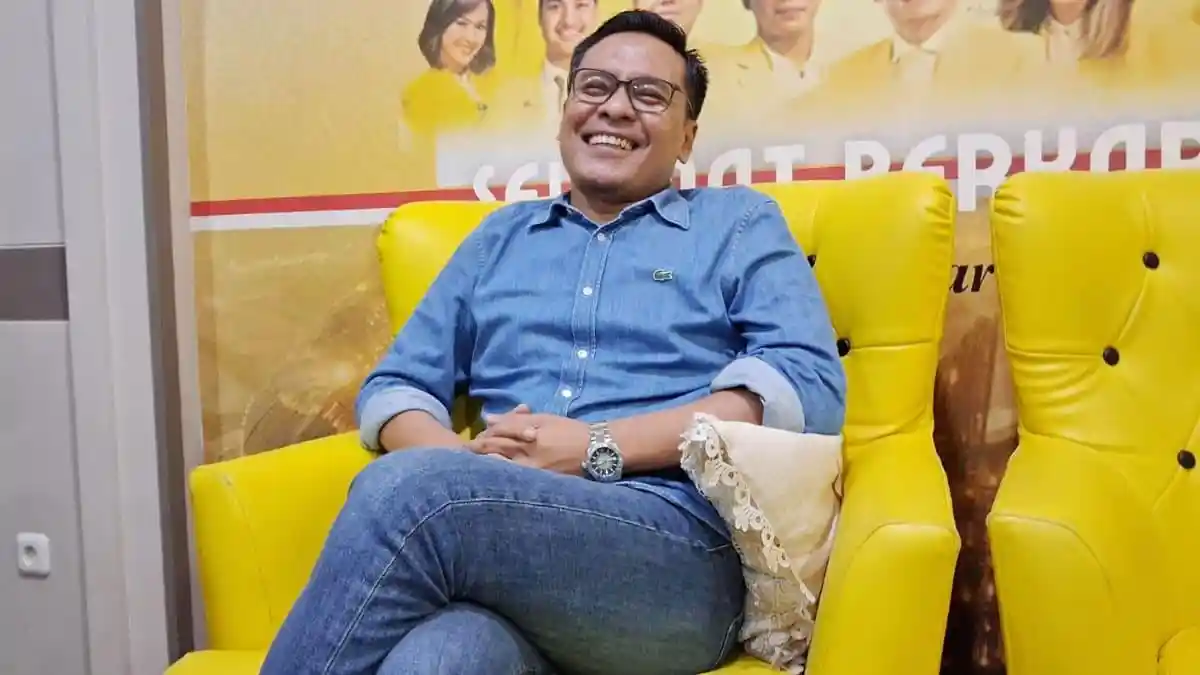 Waketu DPRD Surabaya Arif Fathoni Desak Pemkot Sanksi Operator Truk ...