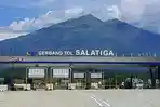gerbang-tol-salatiga-di-ujung-ruas-tol-bawen-salatiga-jawa-tengah.jpg