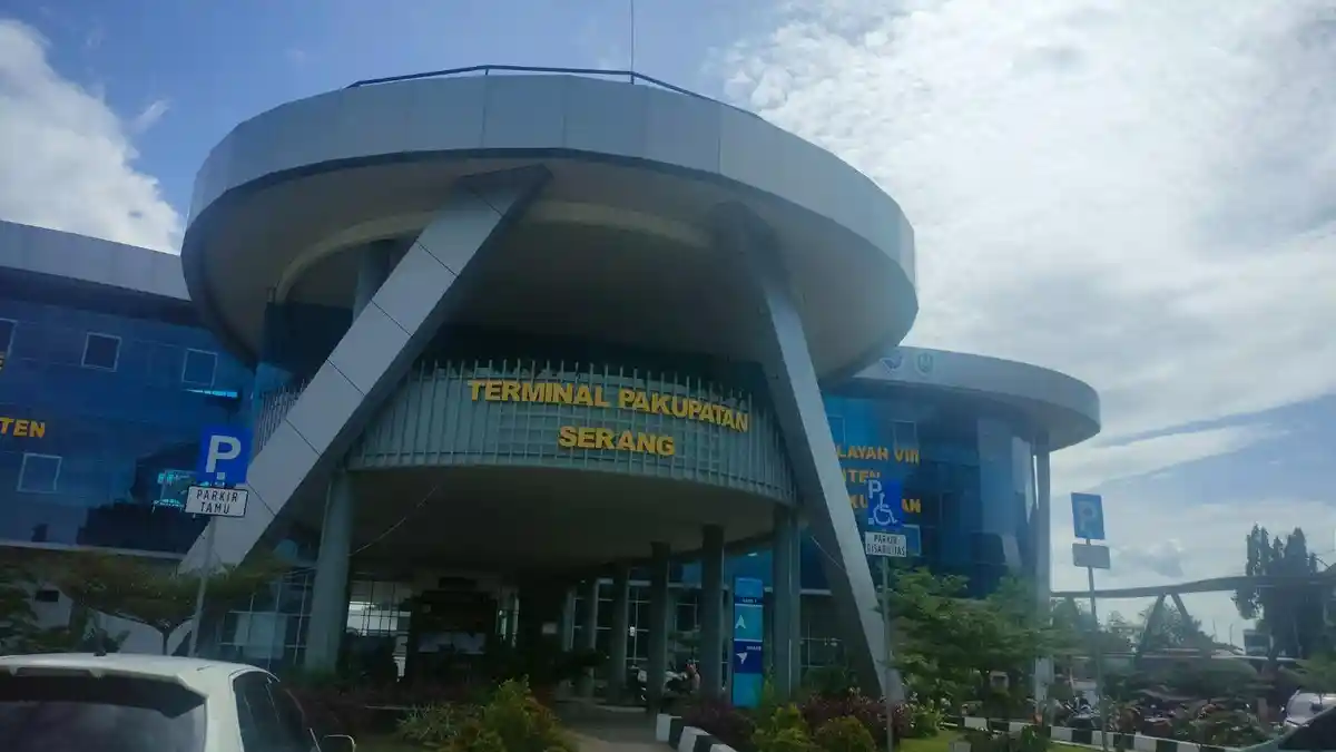 Penumpang di Terminal Pakupatan Serang Melonjak Jelang Malam Tahun Baru 2025