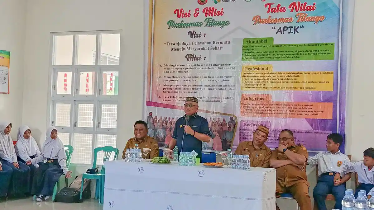 Bupati Gorontalo Jenguk Siswa Korban Pohon Tumbang, Janjikan Pendampingan Psikologis