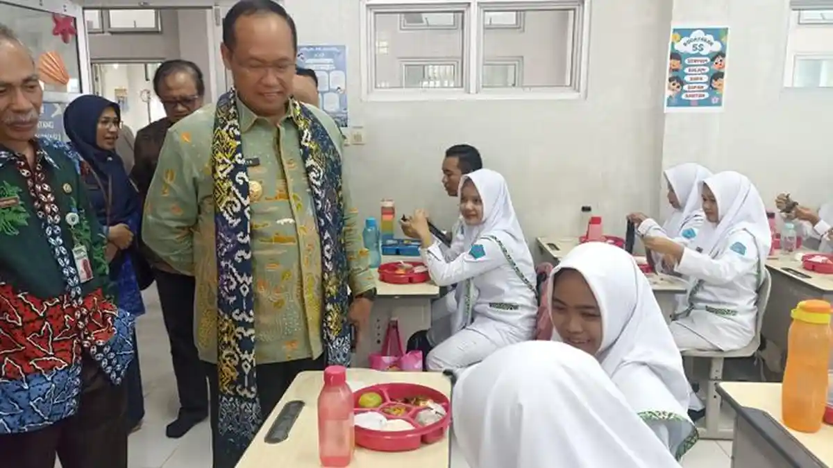 Uji Coba Program Makan Bergizi Gratis di SMKN 5 Pangkalpinang, Pemprov Babel Lihat Seberapa Tepat