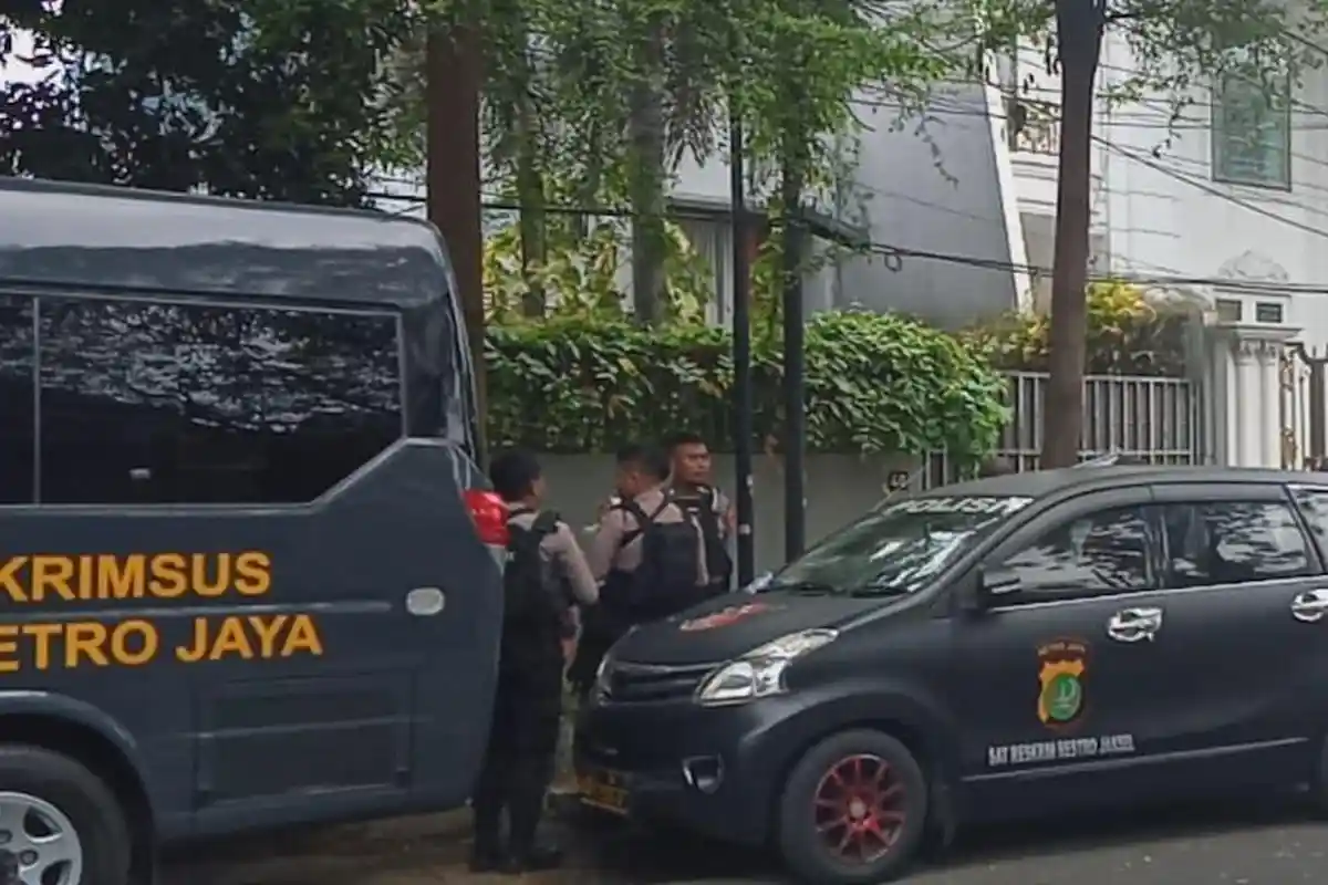 Masih Berlangsung Polri Menggeledah Rumah Ketua KPK Firli Bahuri di Jalan Kertanegara