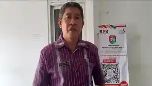 Kepala-Dinas-Peternakan-dan-Kesehatan-Hewan-Sumba-Barat-Israil-Meok.jpg