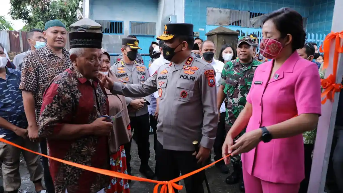Kapolda Sumut Bantu Renovasi 17 Rumah Warga Semarak Bhayangkara