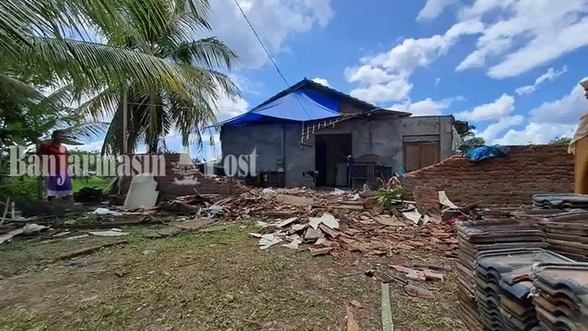 Kalsel dan Sumbar Potensi Hujan Deras & Petir, Ini Peringatan Dini Cuaca Hari ini Jumat