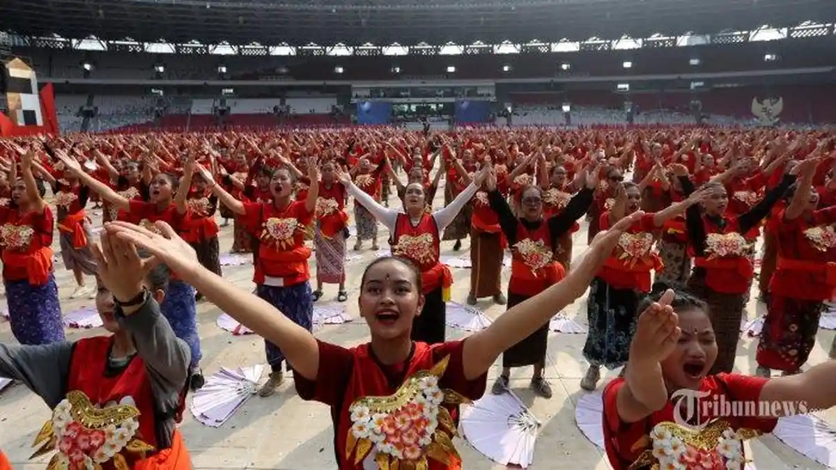 Tari Kecak Dipentaskan oleh 3.000 Perempuan Meriahkan Puncak Bulan Bung Karno 2023