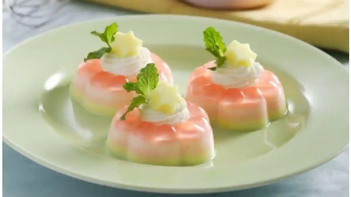 Resep Camilan Rumahan: Puding Mini Dua Lapis, Jeli Kenyal dengan Berbagai Rasa Buah