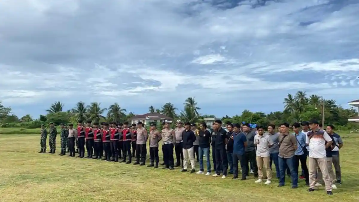 Polres Pesisir Barat Gelar Apel Pengamanan Ibadah Natal dan Objek Wisata 2024