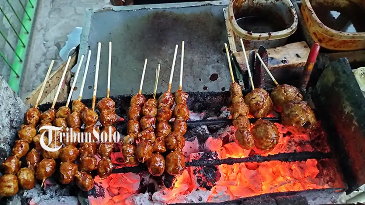 Di Canden Boyolali Ada Bakso Bakar Lik Thohir: Hanya 5 Jam, Ludes 800 Tusuk