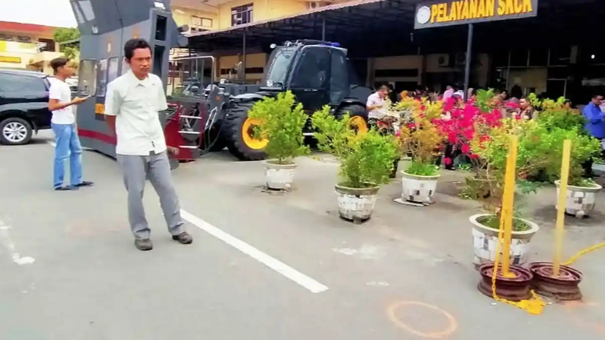 Jadi Perhatian, Sejumlah Lingkaran Oranye di Sekitar Area Pelayanan SKCK Mapolrestabes Medan