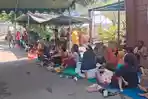 warga-Kelurahan-Pojok-menutup-akses-TPA-Klotok.jpg
