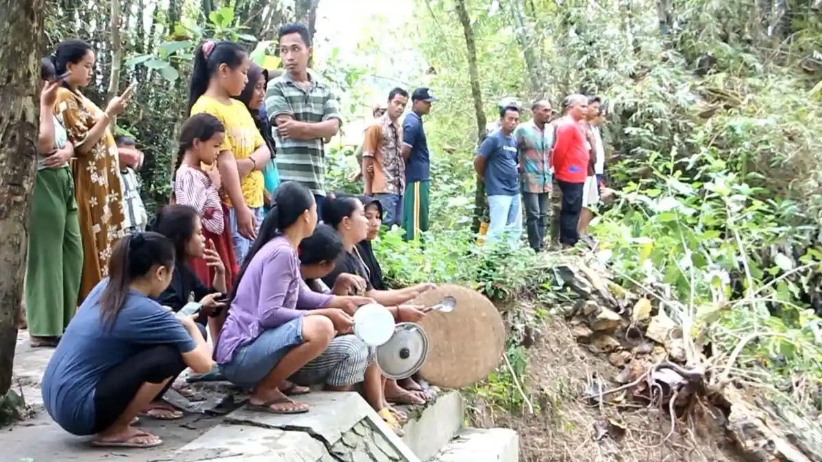 Cari Bocah Tenggelam di Blora Warga Tabuh Perabotan Dapur, Dipercaya Agar Mudah Ditemukan