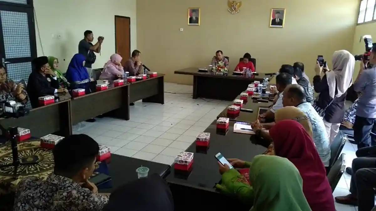 BREAKING NEWS: Menteri PPA Datangi Polresta Padang, Terkait Kasus Pedofil?