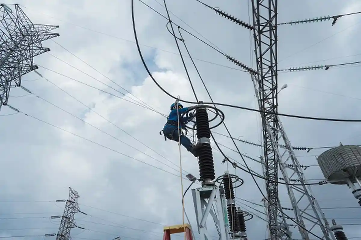 PLN UP3B Kalbar Lakukan Pemeliharaan Jaringan Secara Periodik di Gardu Induk Siantan