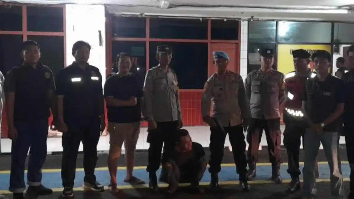 Bikin Warga Resah, OTK Pembawa Replika Senpi Diciduk di Warkop Ciputat
