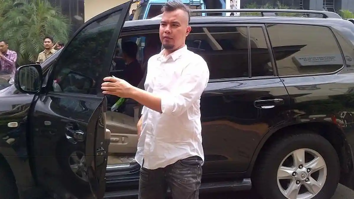 Selesai Diperiksa Dalam Dugaan Makar, Ahmad Dhani Diberondong dengan Pertanyaan Ini