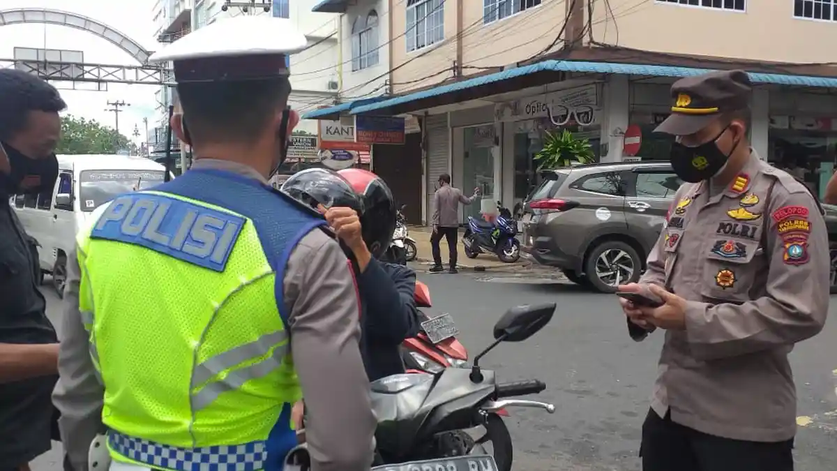 Daftar 45 Daerah di Luar Jawa-Bali Diperpanjang PPKM Level 4 hingga 23 Agustus 2021