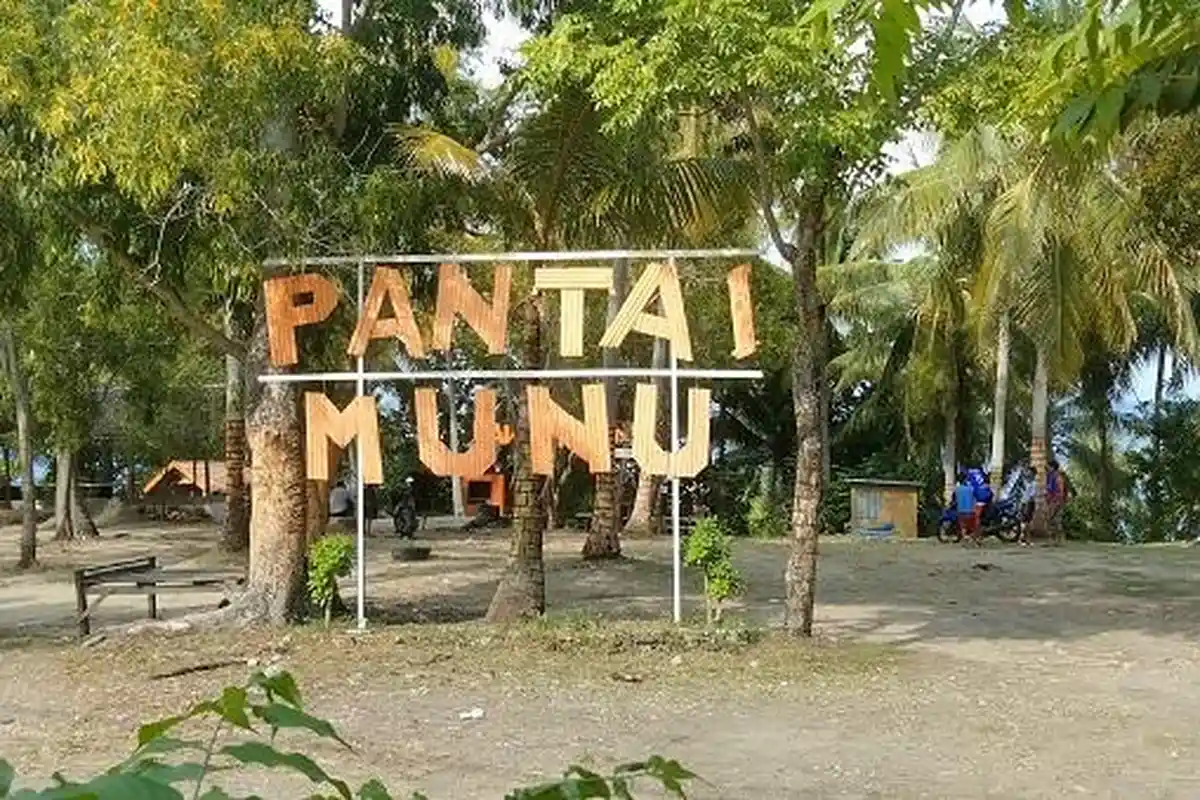 Wisata Pantai Munu Majene Sepi Pengunjung di Hari Minggu