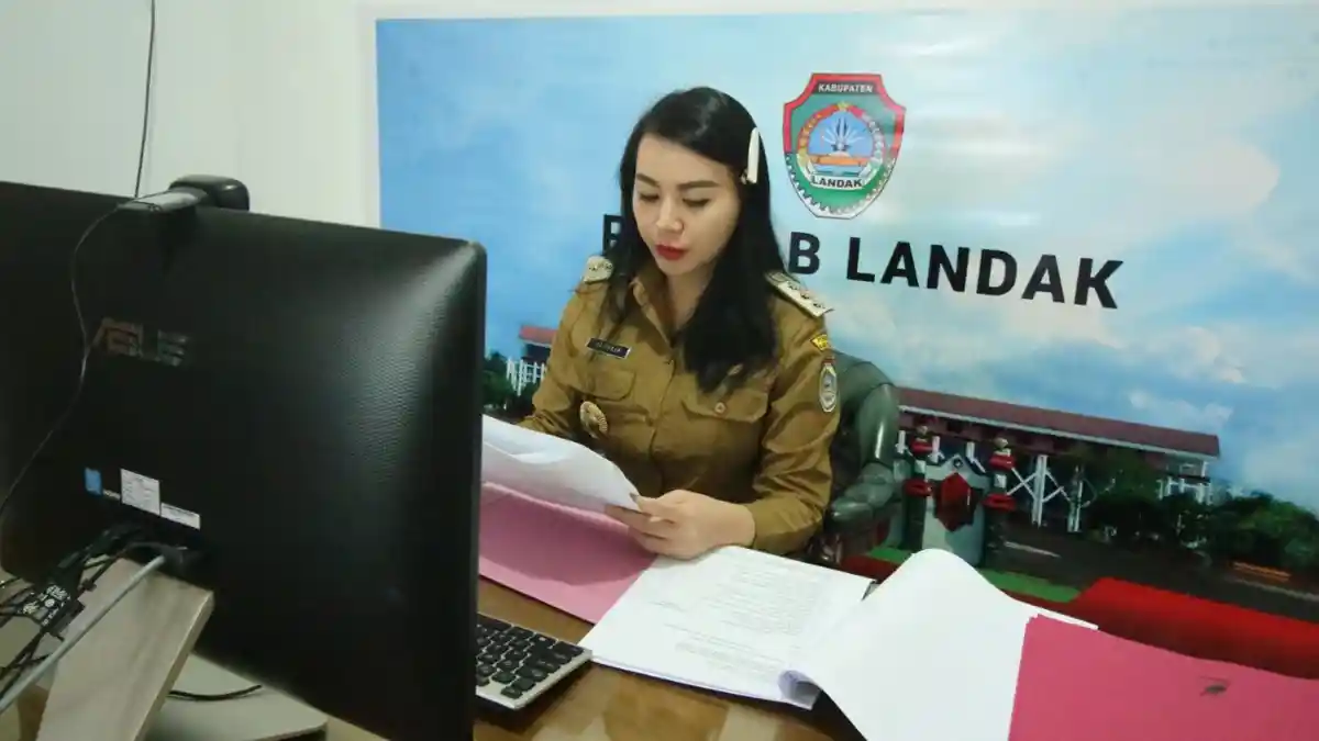 Bupati Landak Karolin Tegaskan Perangkat Desa Dilarang Terima Bantuan Langsung Tunai