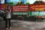 Karangan Bunga Hiasi Halaman Kementrian BUMN