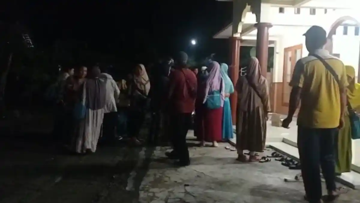 Kronologi 86 Calon Jemaah Umrah Blora Gagal Berangkat, Tak Disediakan Tiket Pesawat ke Jeddah