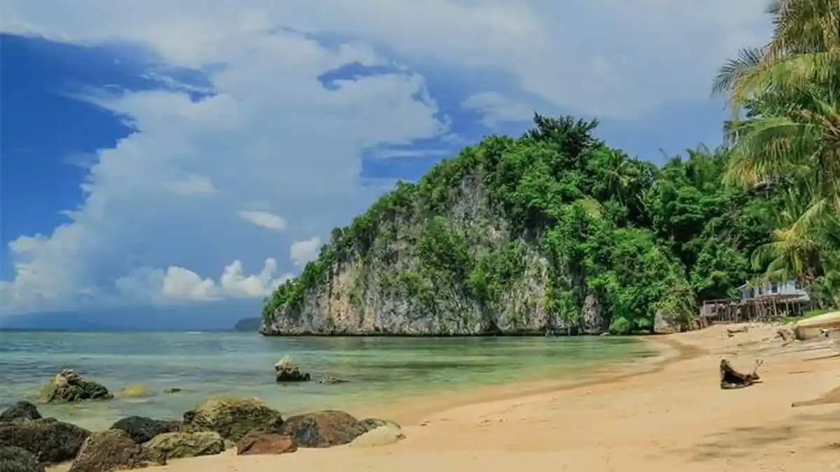 Intip Pesona Pantai Yakoba yang Tersembunyi di Kota Jayapura