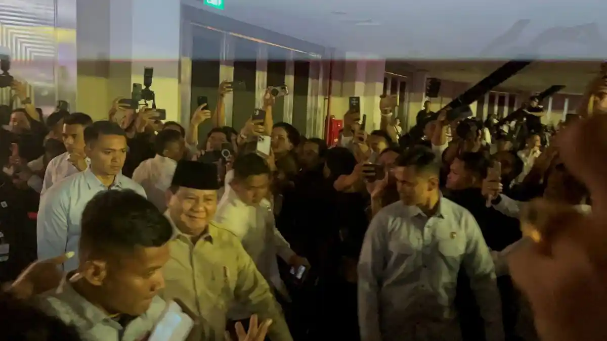 Prabowo-Gibran Disambut Yel ''2 Periode'' saat Tiba di Lokasi Kongres PSI