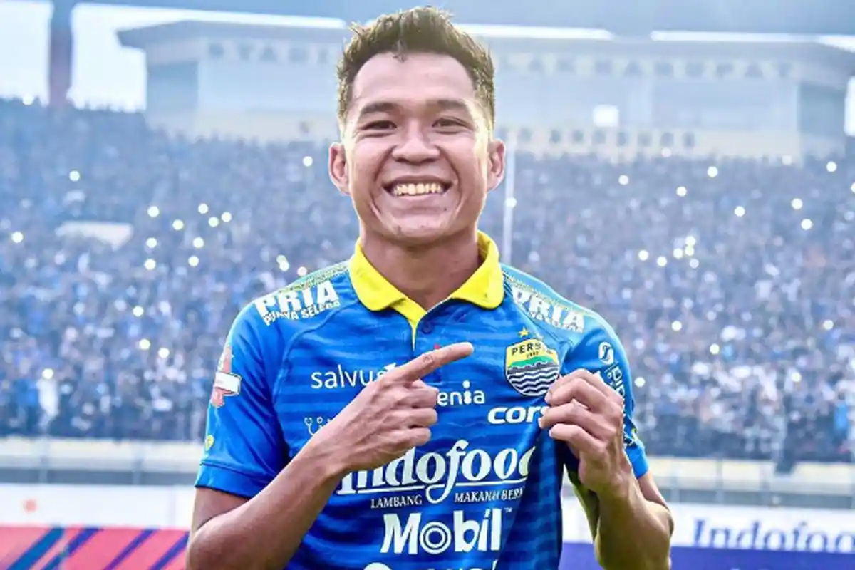 Kemenangan Persib Bandung Dibayar Mahal Erwin Ramdani, Bobotoh Sempat Serang Pemain Arema FC Ini