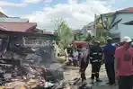  Empat Armada Damkar Toraja Utara Padamkan Kebakaran Kontrakan di Rante Pasele