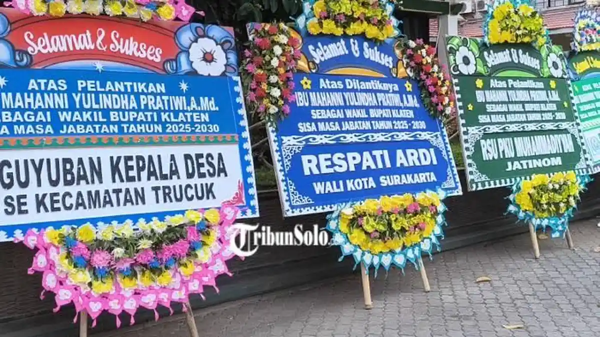 Wabup Yulinda Dilantik Hari Ini, Karangan Bunga Berjejer di Kantor ...