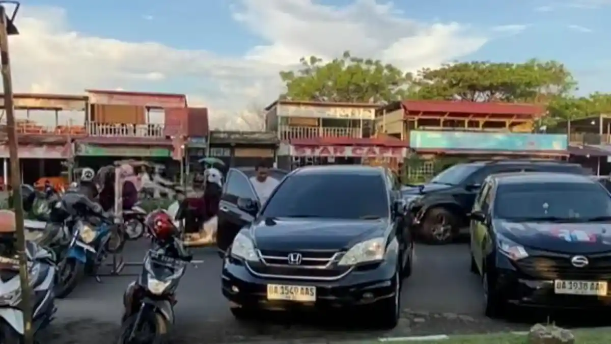 Parkir Kawasan Pantai Padang Hak Publik, Dishub Tegaskan Pedagang Tak Boleh Larang Pengunjung