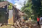 Diterjang Angin Kencang, Rumah Warga di Cilacap Ambruk, BPBD Salurkan Bantuan Stimulan