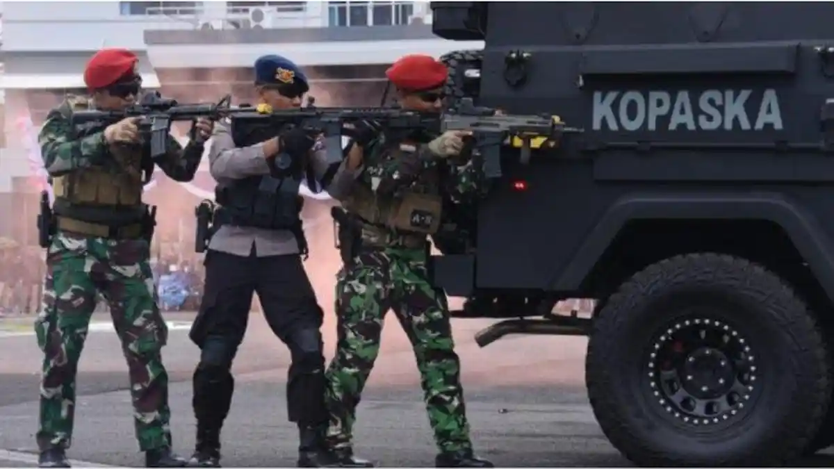 Jaga Sikap Profesional, Guru Besar Unpad Sebut TNI dan Polri Harus Netral di Pilpres 2024