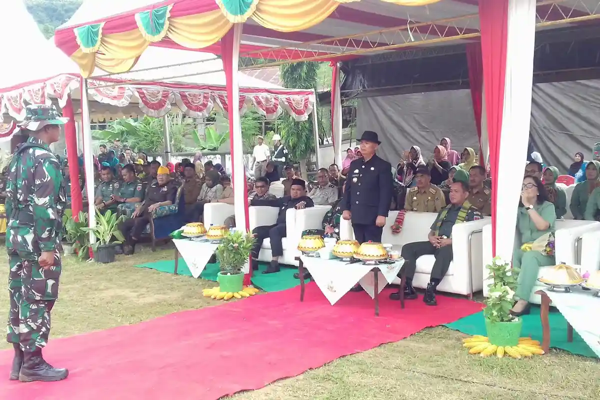 Buka Program TMMD di Desa Tungka, Bupati Enrekang: Harus Kerja Ikhlas