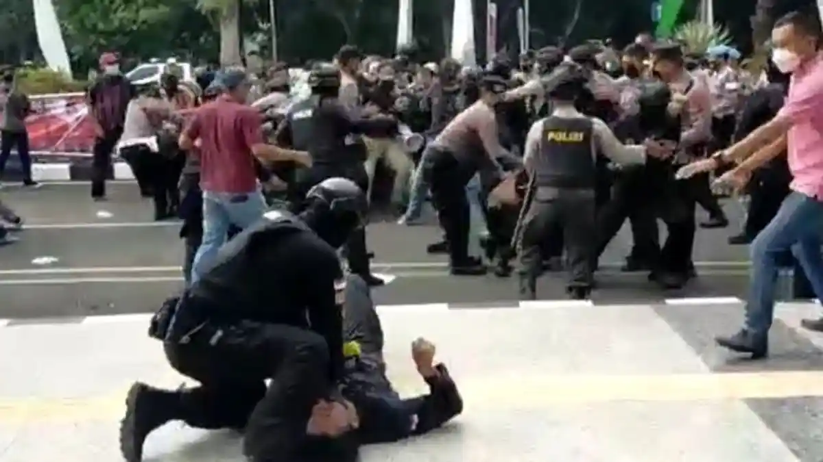 Kondisi Mahasiswa yang di Smackdown Oknum Polisi Makin Memburuk, Tengkuk dan Leher Nyeri