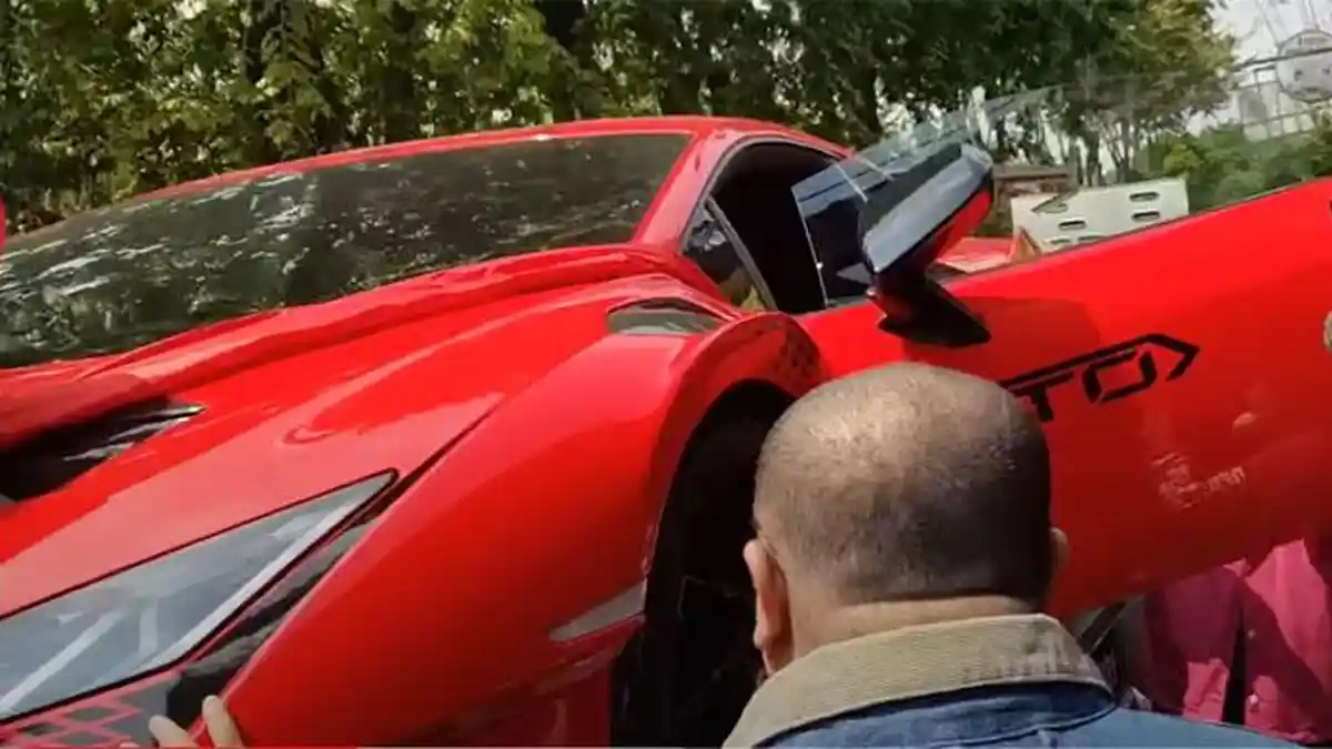 Sehari Dilaporkan ke Polda Sumut, Denise Chariesta Langsung Beri Kado Lamborghini ke Razman Nasution