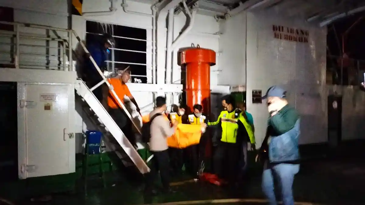 Penyebab KMP Nusa Penida Terbakar, Diduga Kapal Terkena Percikan Api Las