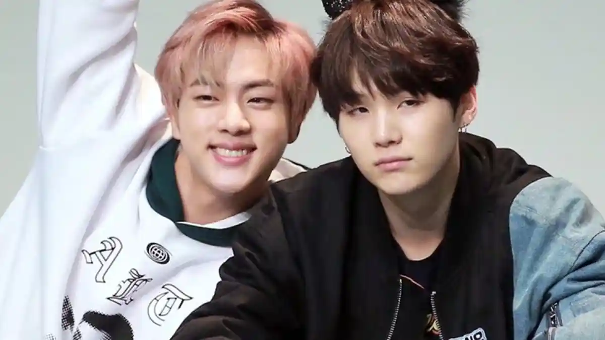 Hari Kedua Konser Map of the Soul ON:E Suga BTS Cedera Bahu: